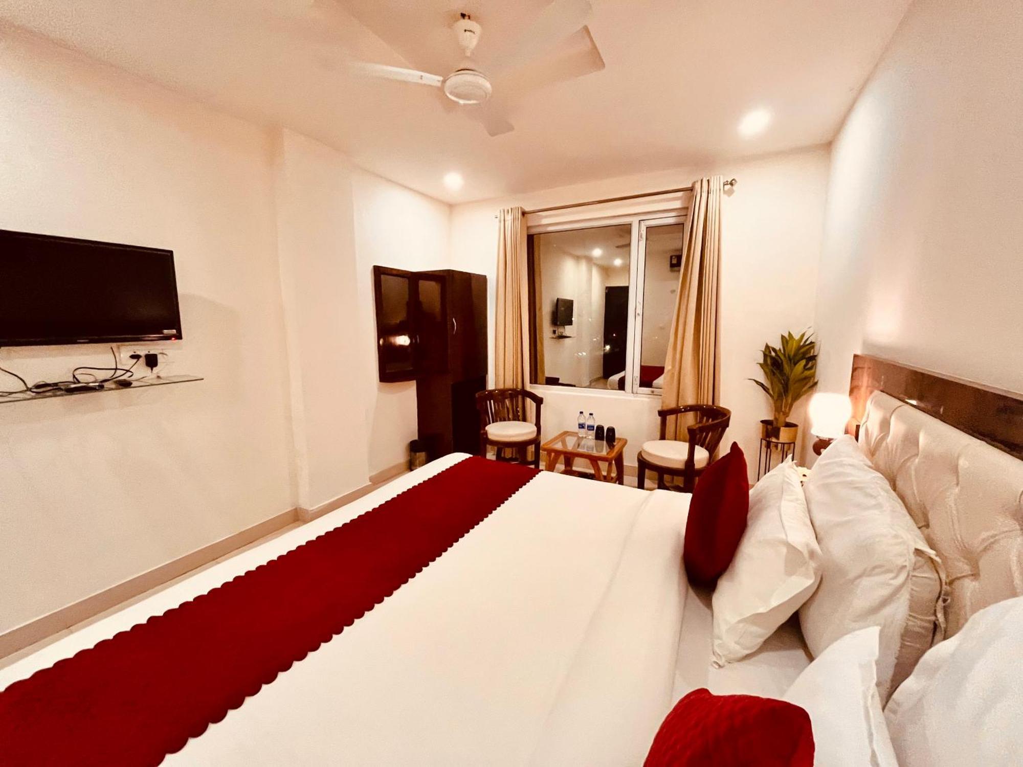 Hotel Sampat Royal Cafe à Delhi  Extérieur photo